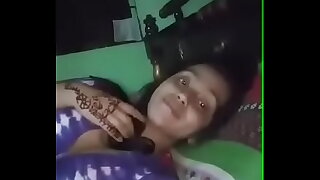 Cute indian girl fingers in pussy