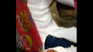 বাসের মহিলা যাত্রীর দুদ
