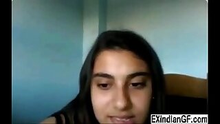 Indian teen slut masturbates on cam