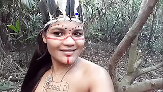 Tigresa Vip se disfar&ccedil_a de &Iacute_ndia e ataca O Lenhador mas ele vai direto no cuzinho dela