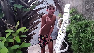 Madastra seduz seu ENTIADO com sua Bunda enorme seu. Irm&atilde_ozinho virgem punheteiro fica espiando foi aquele sexo em p&uacute_blico cons 2 ENTIADO ( veja no fechado