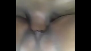 Gostando na bucetinha da safada