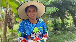 campesina inocente es follada a cambio de unas gallinas